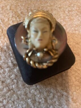 Vintage selro selini Siam princess pendant  rare.